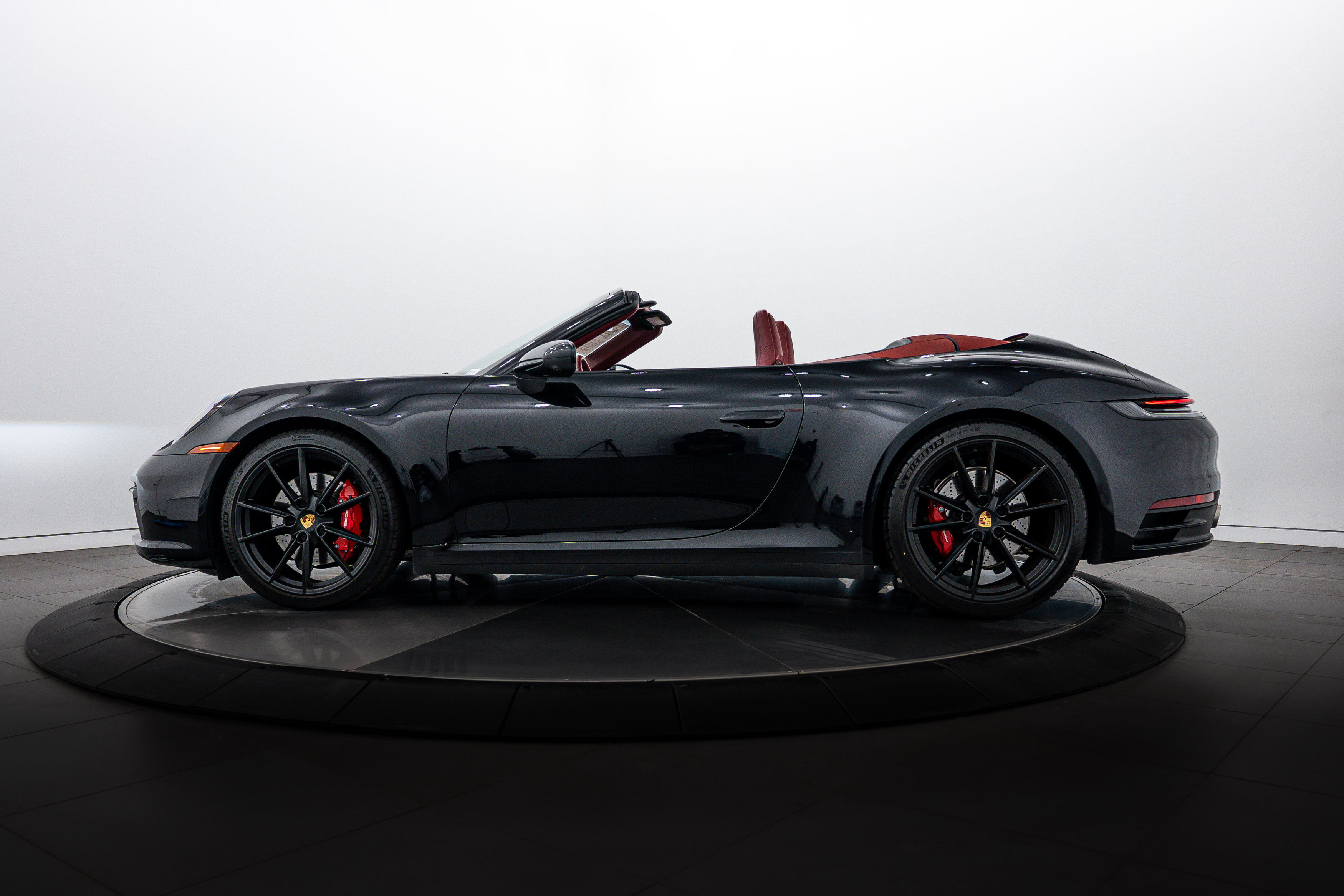 2024 Porsche 911 S photo 2