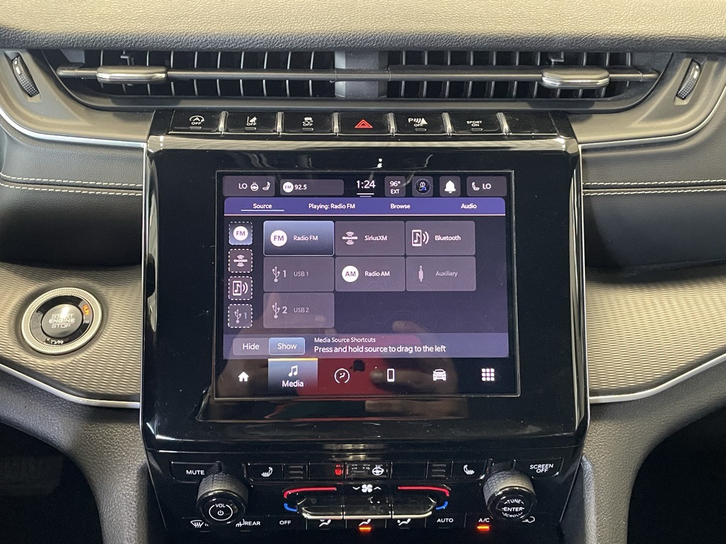 2024 Jeep Grand Cherokee Altitude photo 14