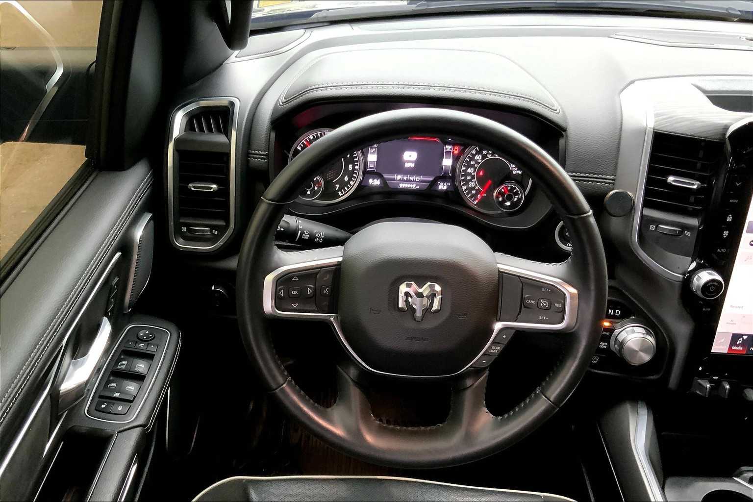2023 Ram 1500 Laramie photo 4