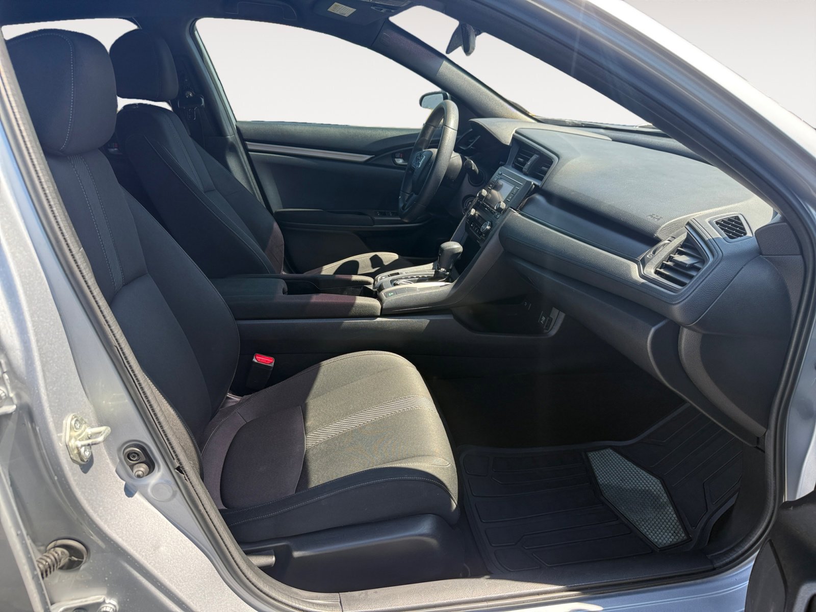 2017 Honda Civic Hatchback LX photo 19
