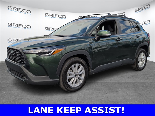 2023 Toyota Corolla Cross LE photo 3