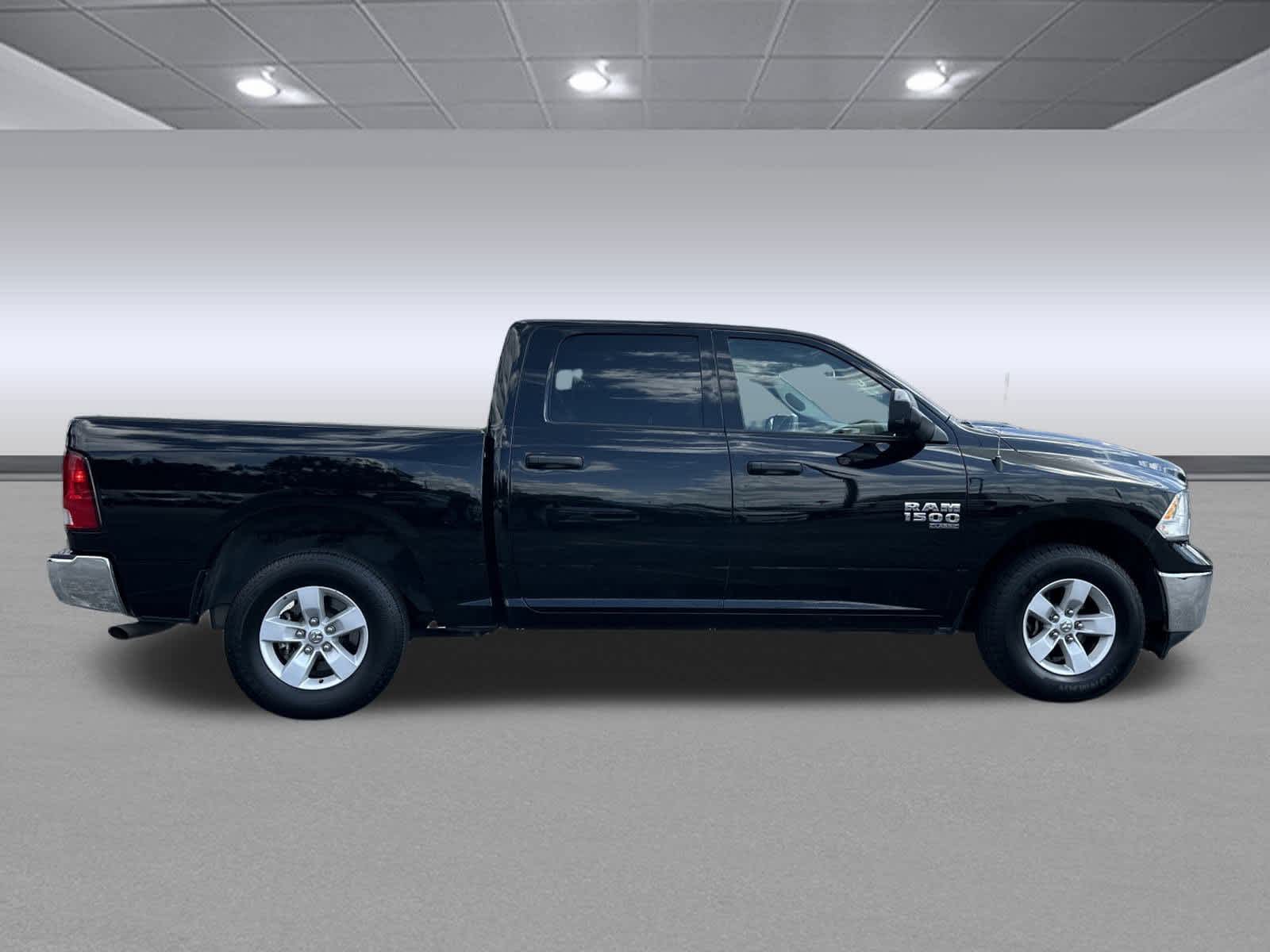 2023 Ram 1500 Classic SLT photo 8