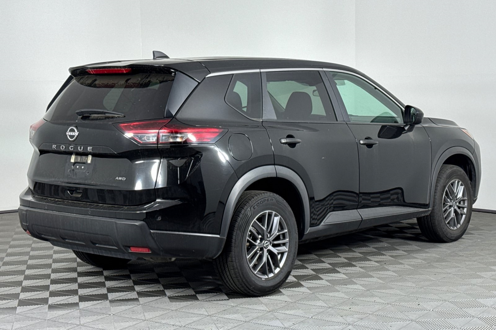 2024 Nissan Rogue S photo 3