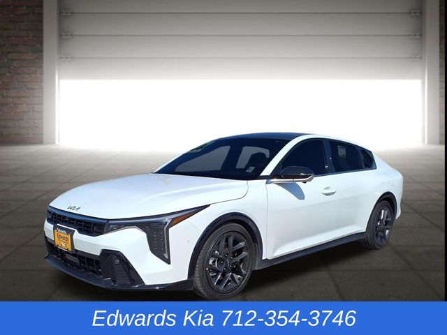 2025 Kia K4 GT-Line Turbo's photo