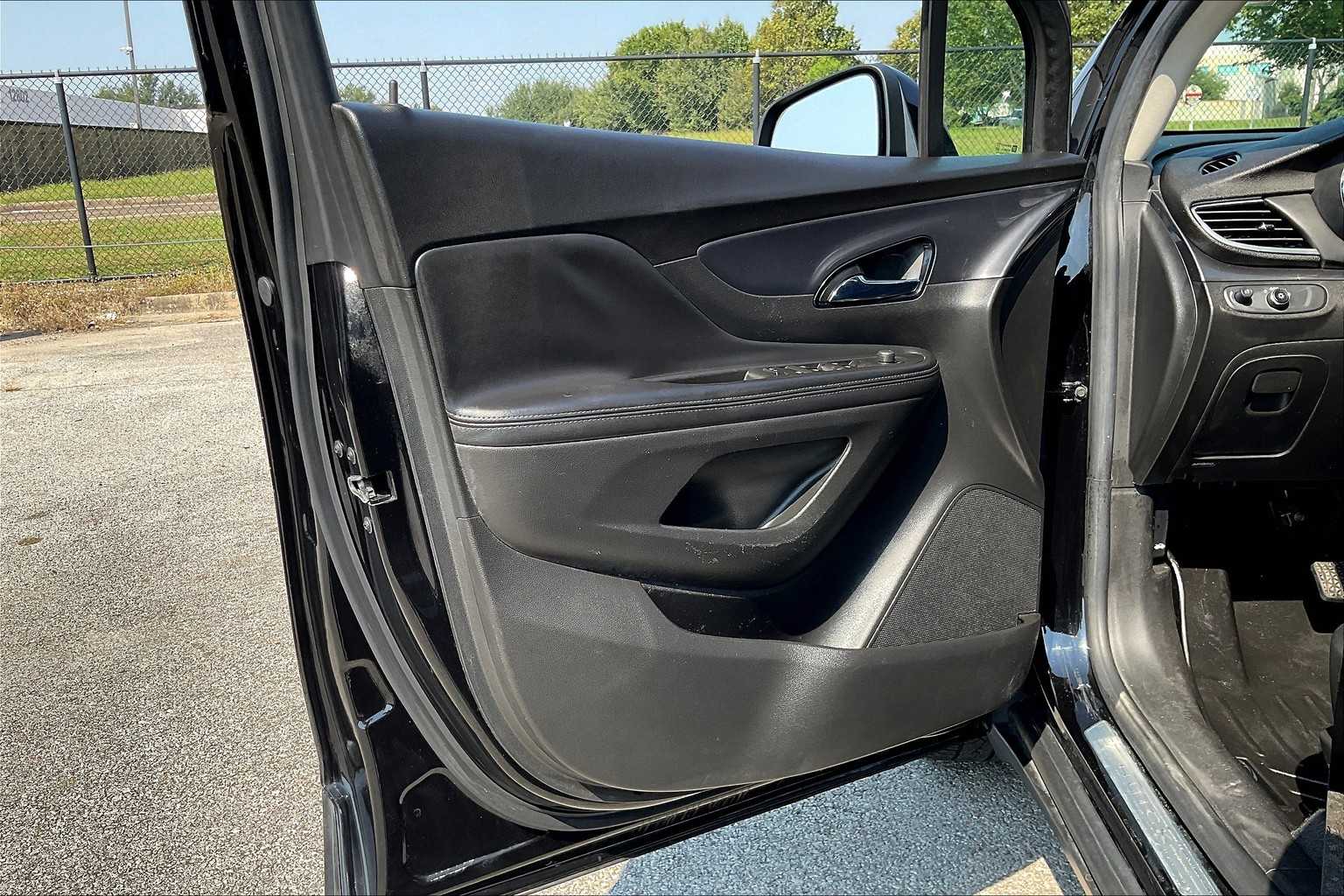 2020 Buick Encore Preferred photo 19