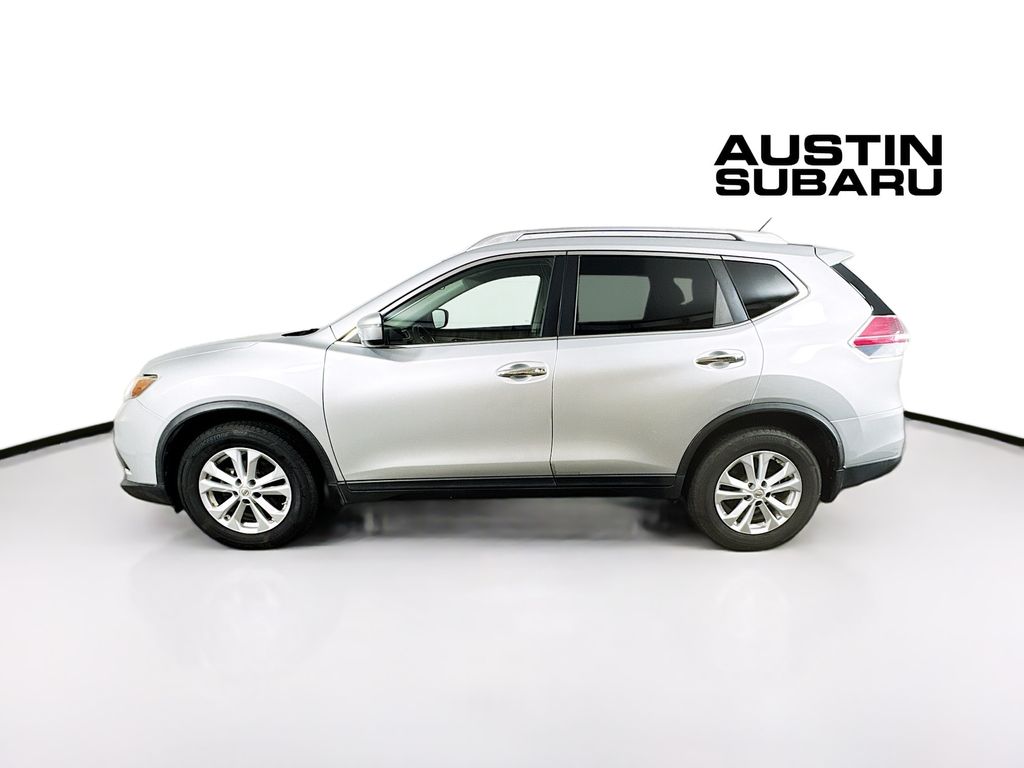 2015 Nissan Rogue SV photo 4