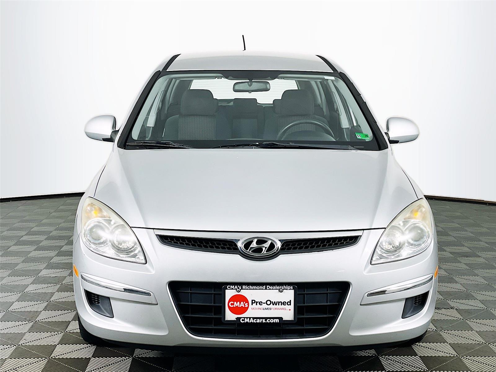 2010 Hyundai Elantra Touring GLS photo 2