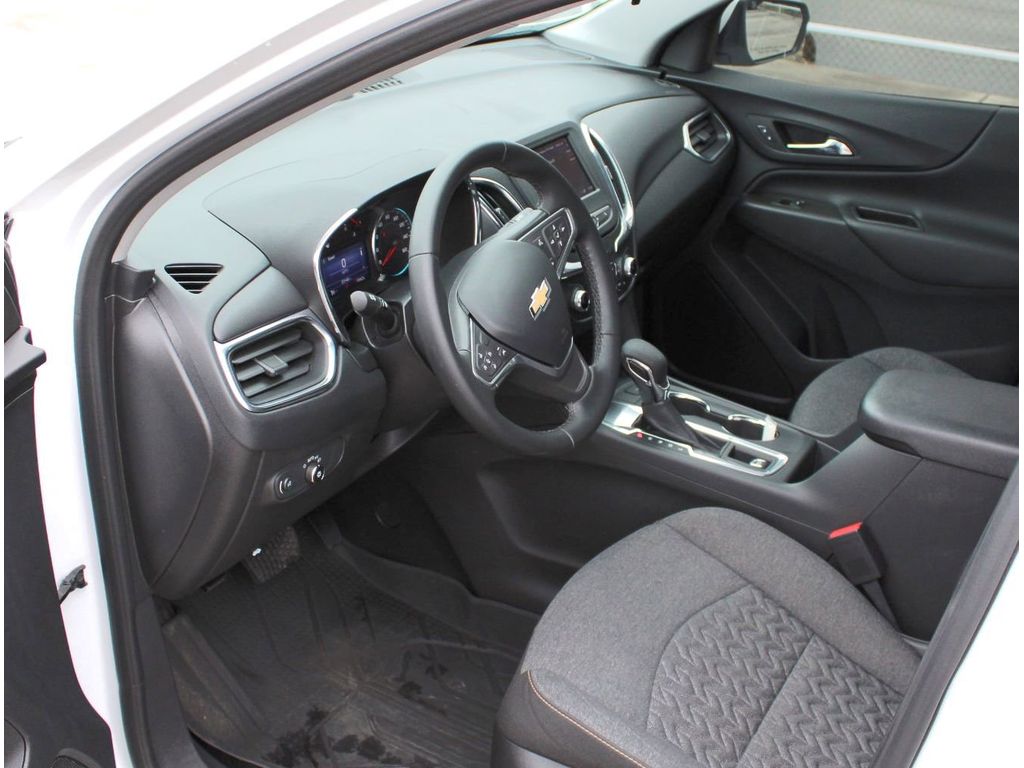 2023 Chevrolet Equinox LT photo 4