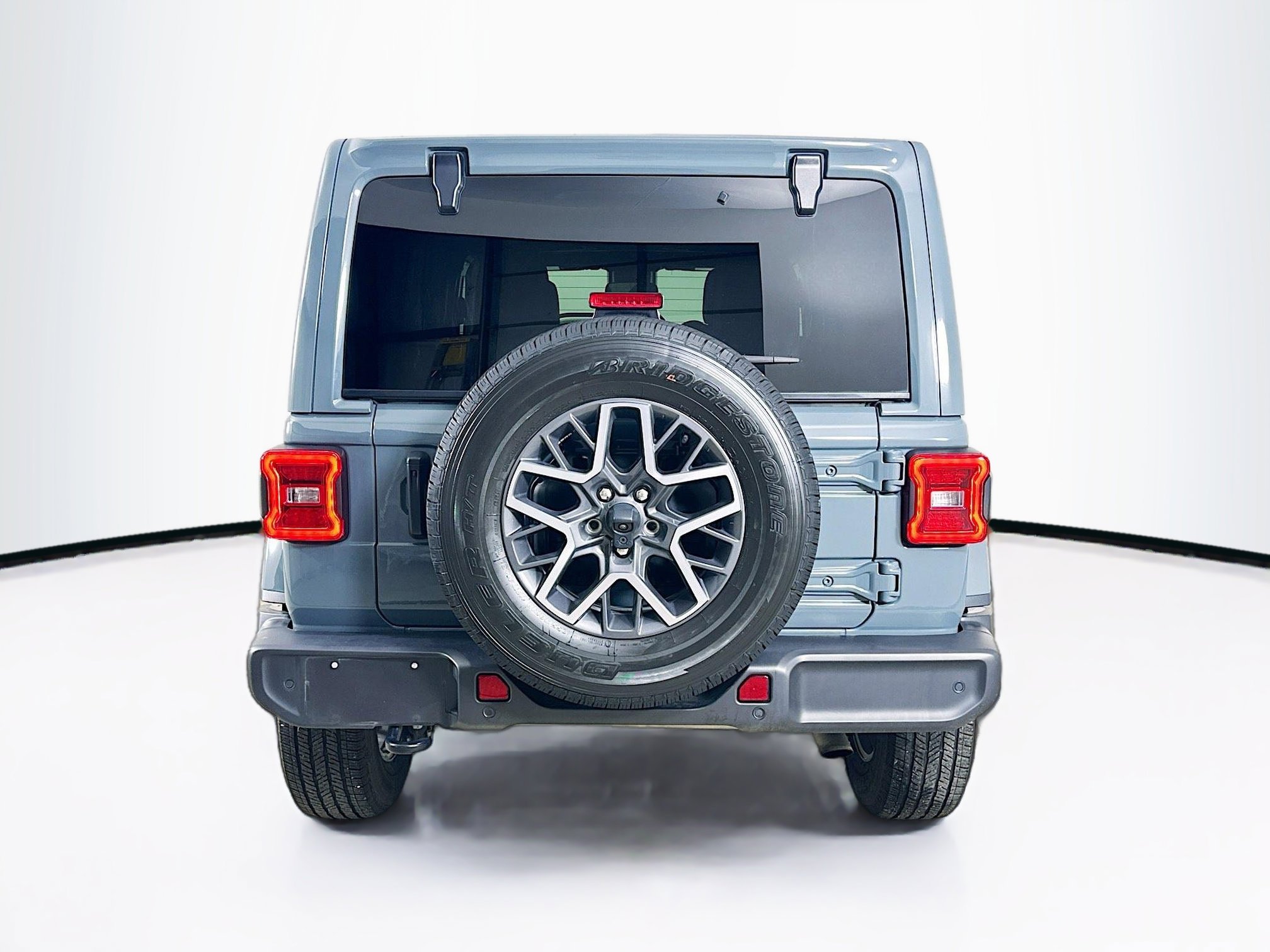 2024 Jeep Wrangler Sahara photo 6