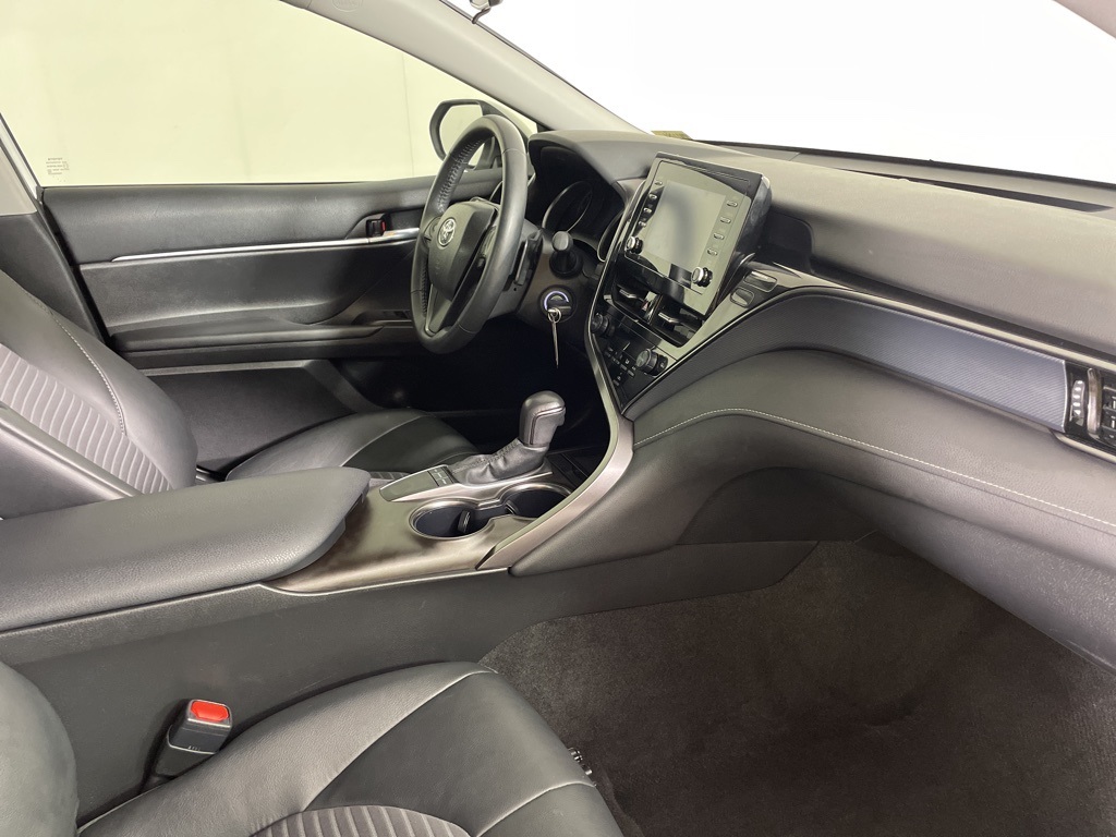 2024 Toyota Camry SE photo 13