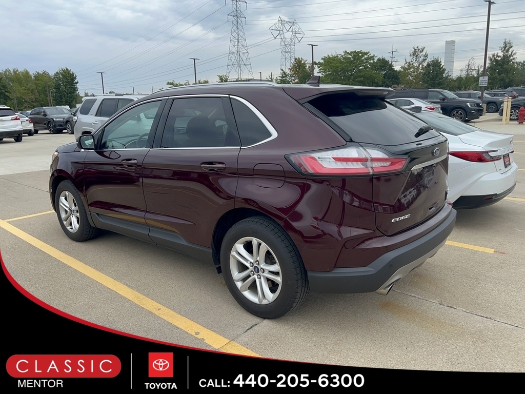 2019 Ford Edge SEL photo 2