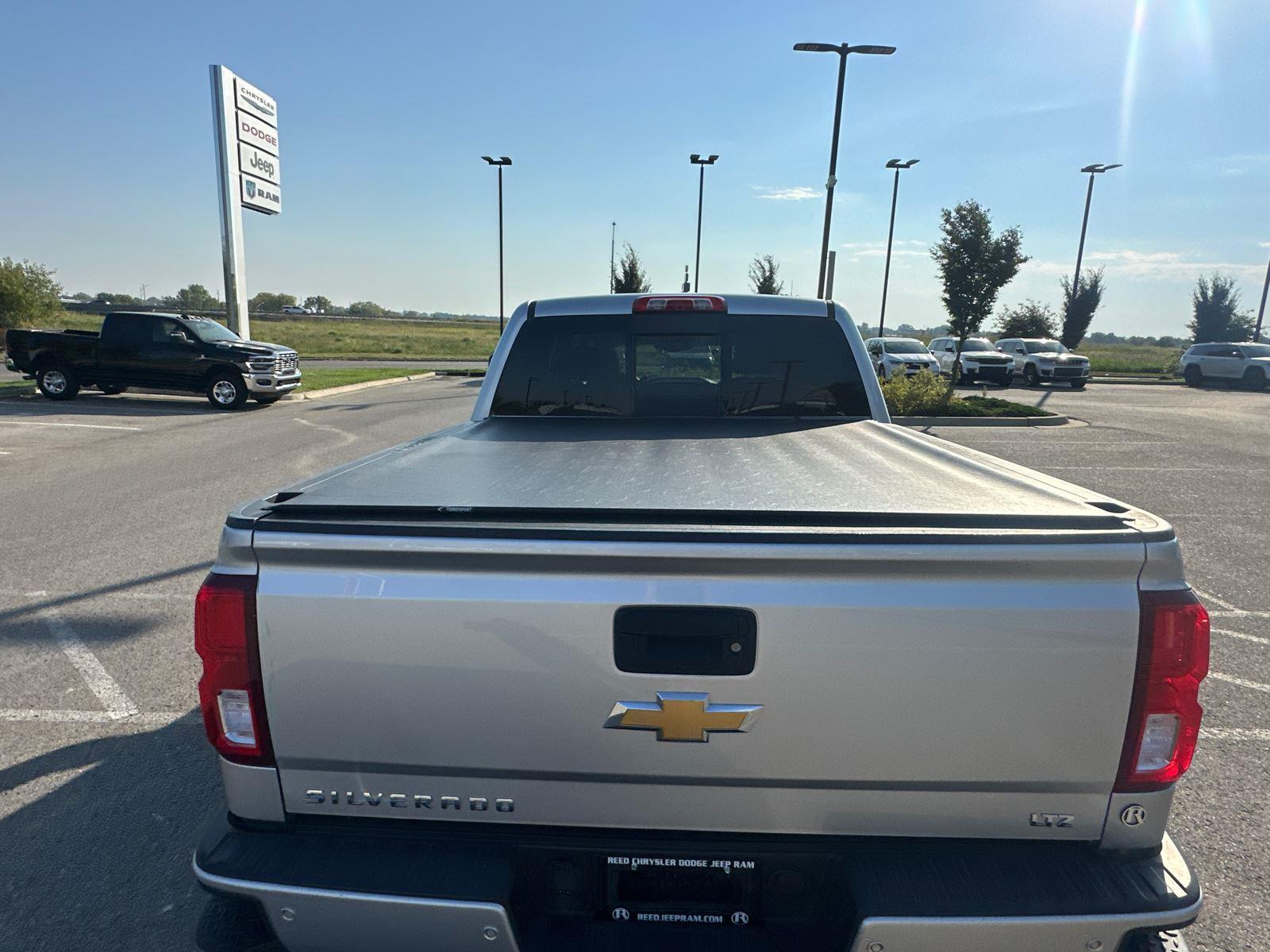 2018 Chevrolet Silverado 1500 LTZ photo 3