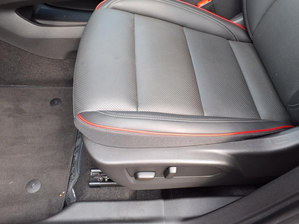 2023 Buick Envision Essence photo 16