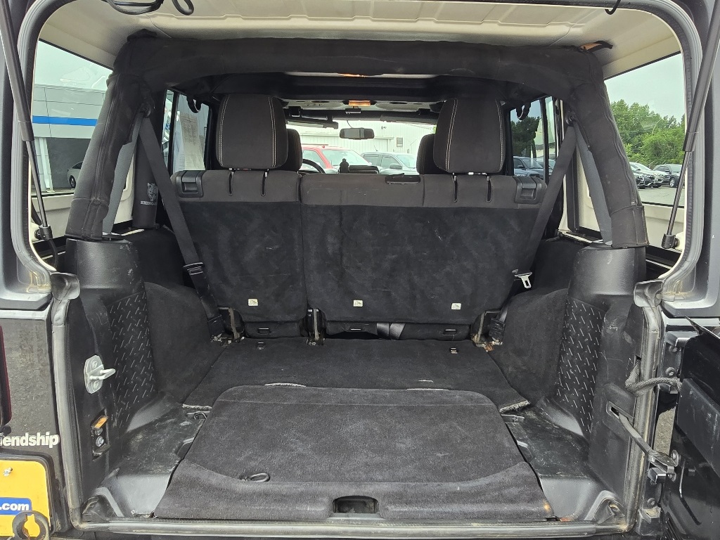 2016 Jeep Wrangler Unlimited Rubicon photo 25
