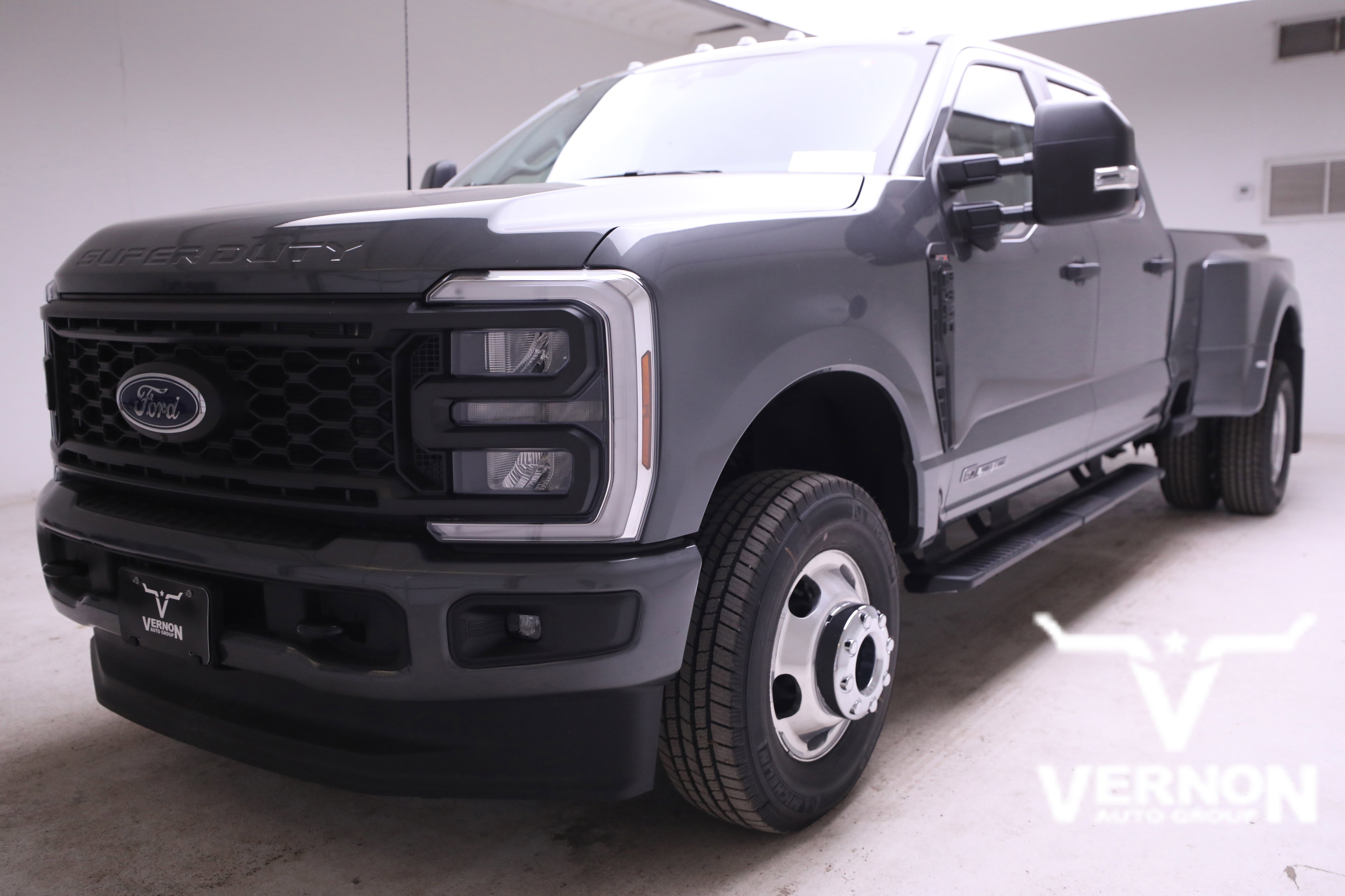 2026 Ford F-350 Super Duty XL's photo