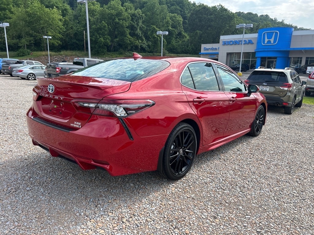 2024 Toyota Camry Hybrid XSE photo 7