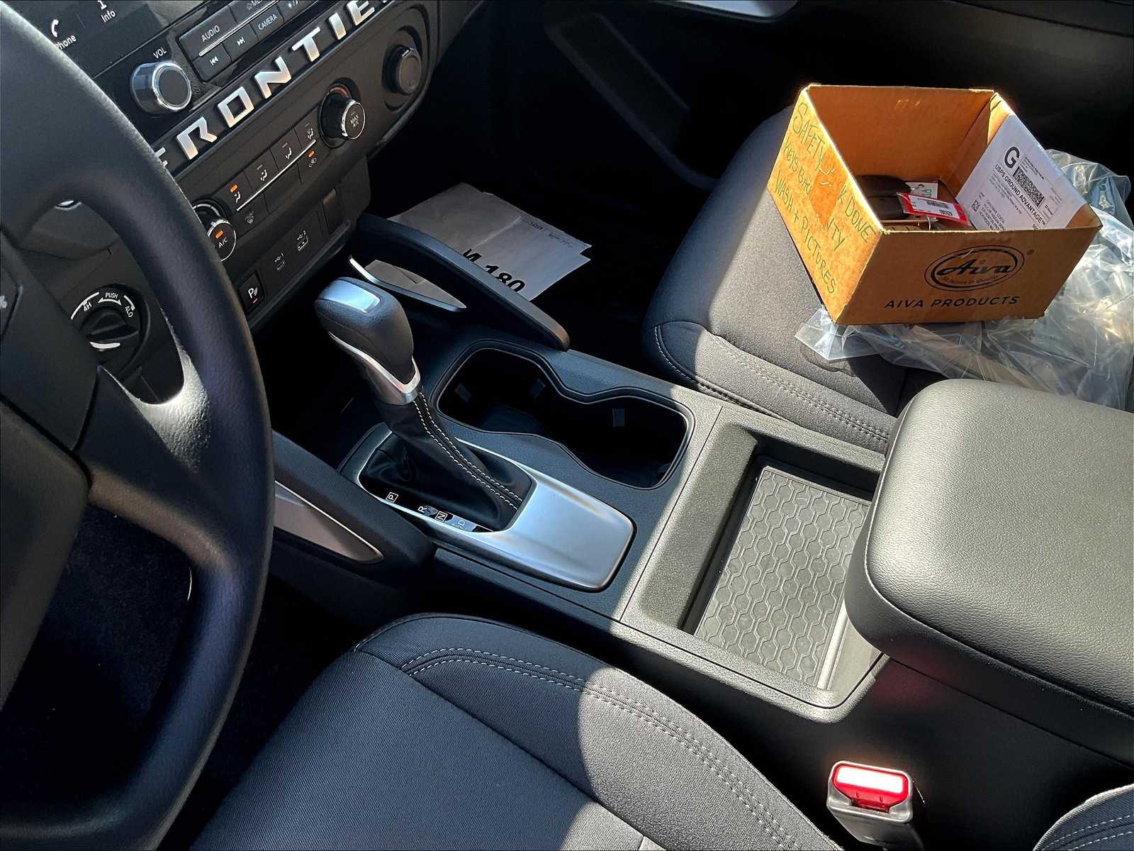 2025 Nissan Frontier SV photo 14