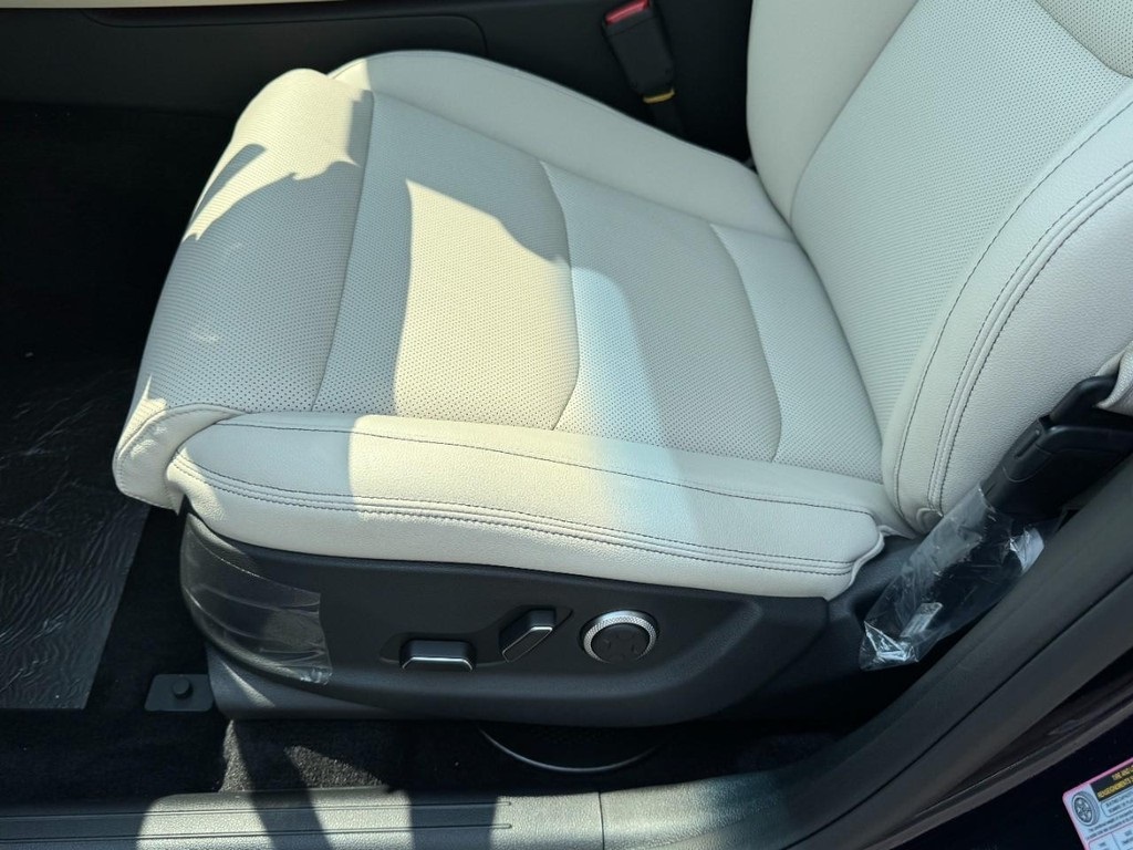 2026 Genesis GV70 2.5T Select photo 7
