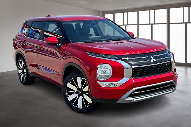 2025 Mitsubishi Outlander SE photo 3