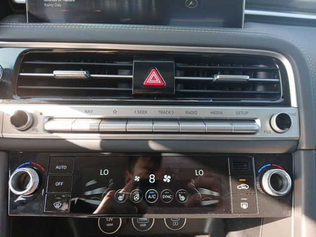 2025 Genesis G70 2.5T photo 18