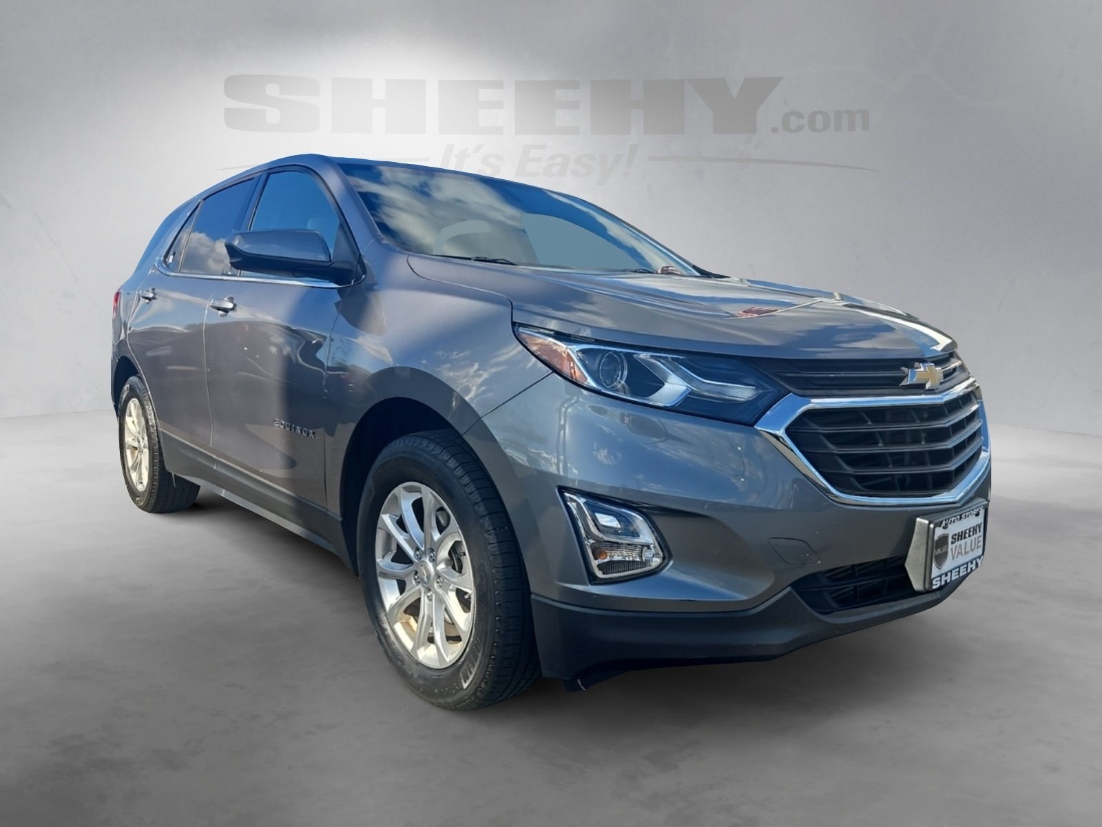 2018 Chevrolet Equinox LT photo 2