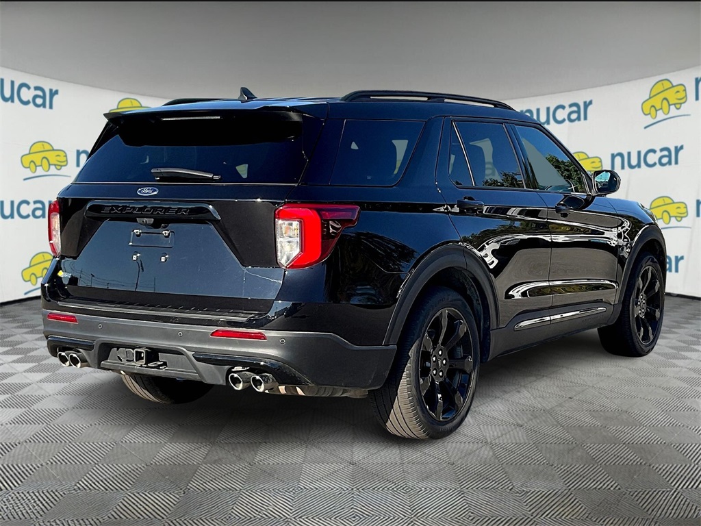 2023 Ford Explorer ST photo 3