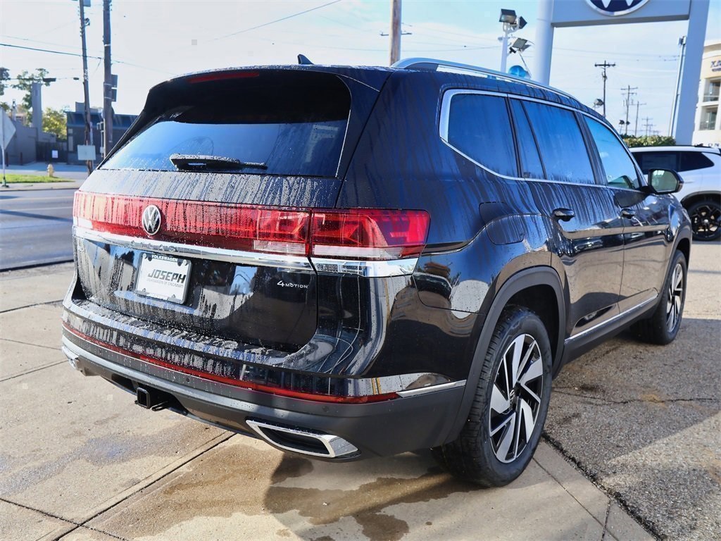 2026 Volkswagen Atlas SEL photo 4
