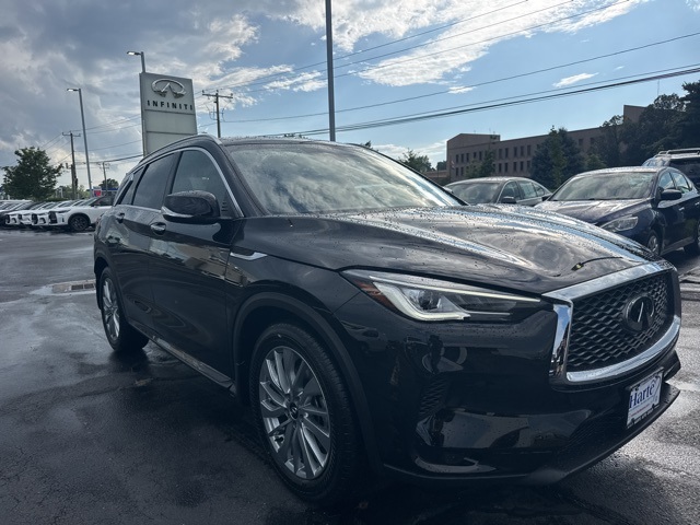 2025 Infiniti QX50 Luxe AWD photo 2