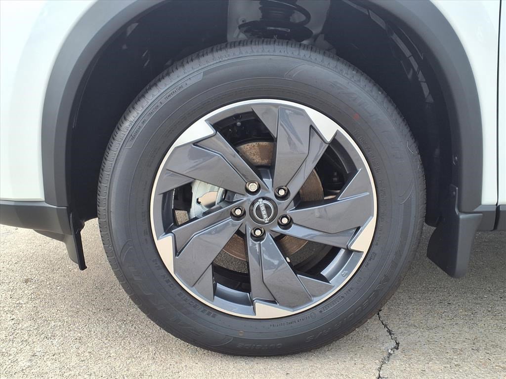 2026 Nissan Rogue SV photo 3
