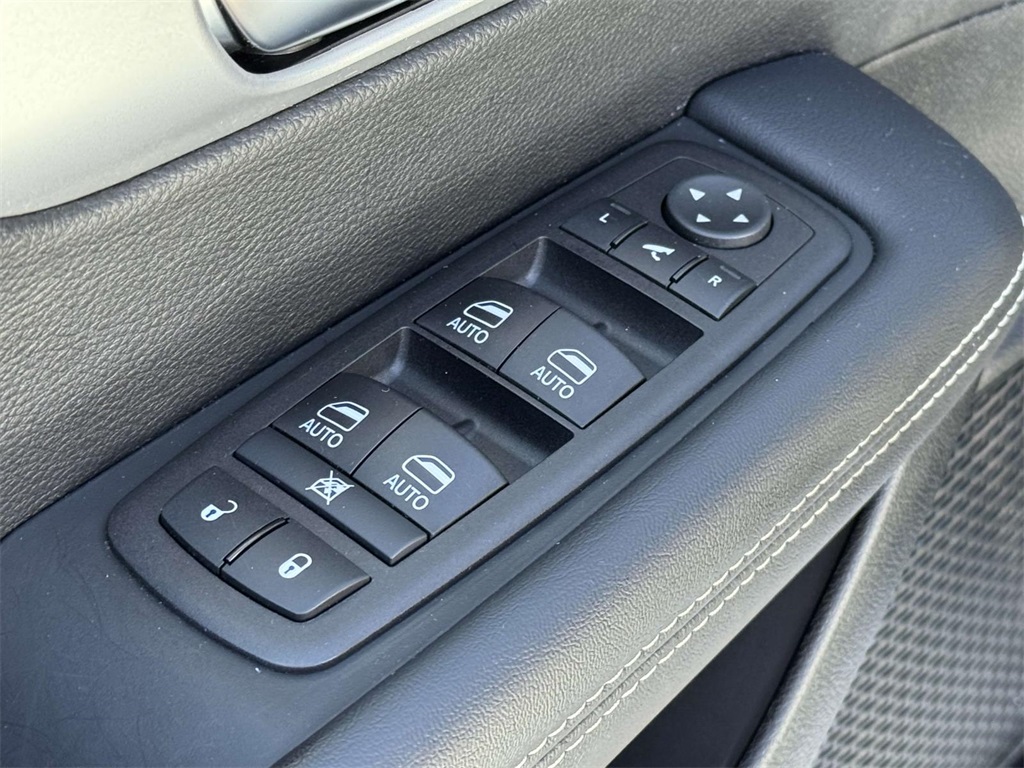 2025 Chrysler Pacifica Limited photo 27
