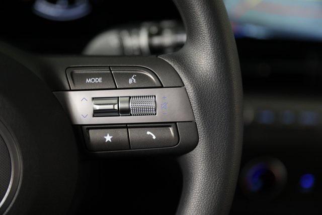 2026 Hyundai Kona SE photo 5