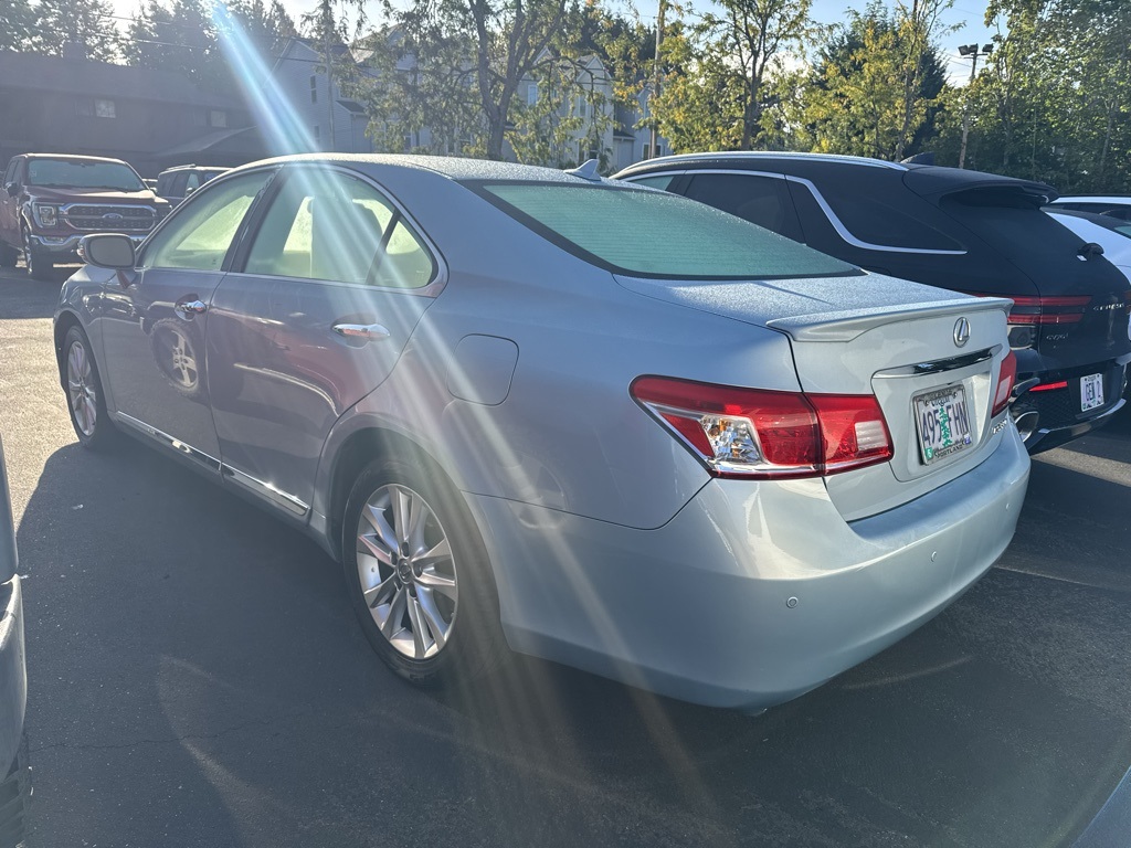 2011 Lexus ES 350 Base photo 3
