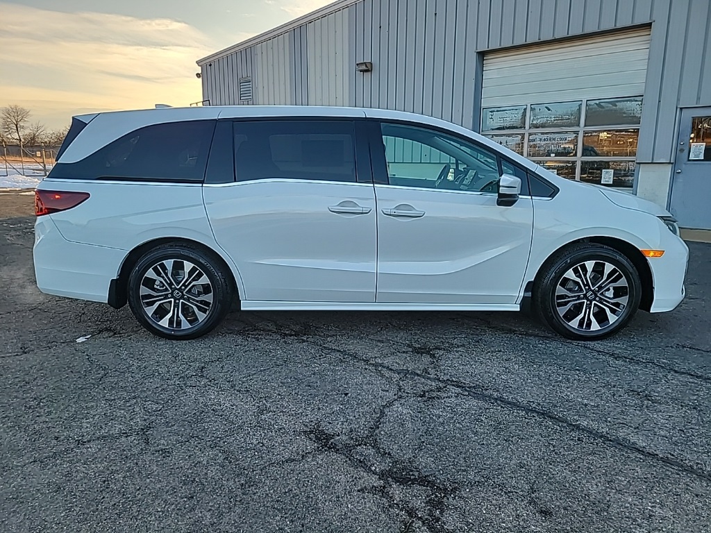 2026 Honda Odyssey Elite photo 4