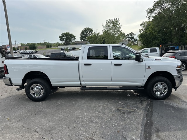 2025 Ram 2500 Tradesman photo 4