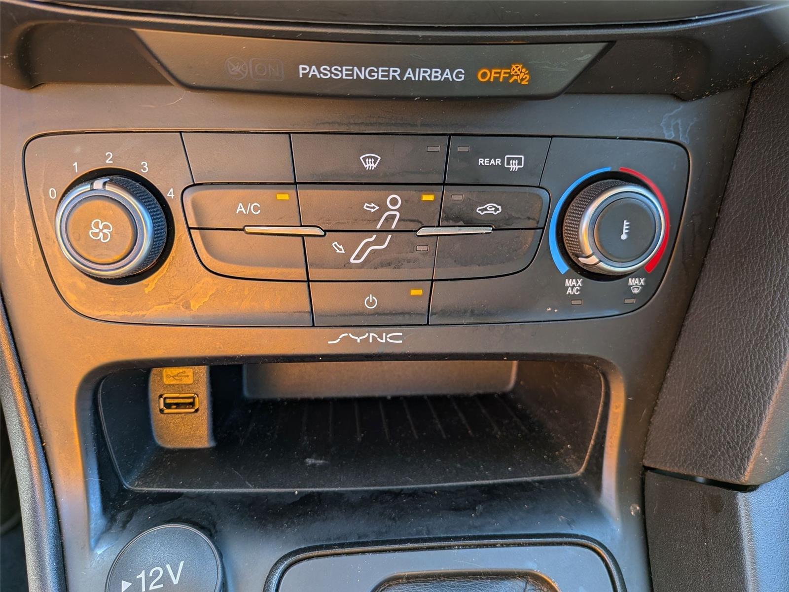 2018 Ford Focus SE photo 23