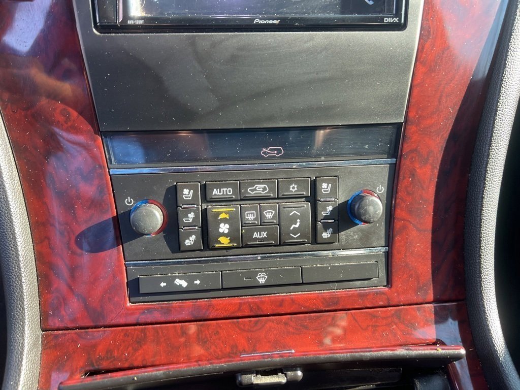 2007 Cadillac Escalade Base photo 17
