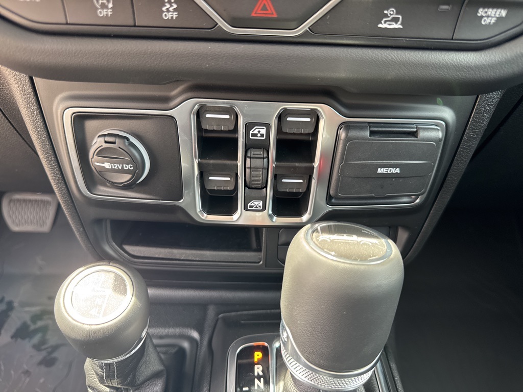 2025 Jeep Gladiator Sport photo 41