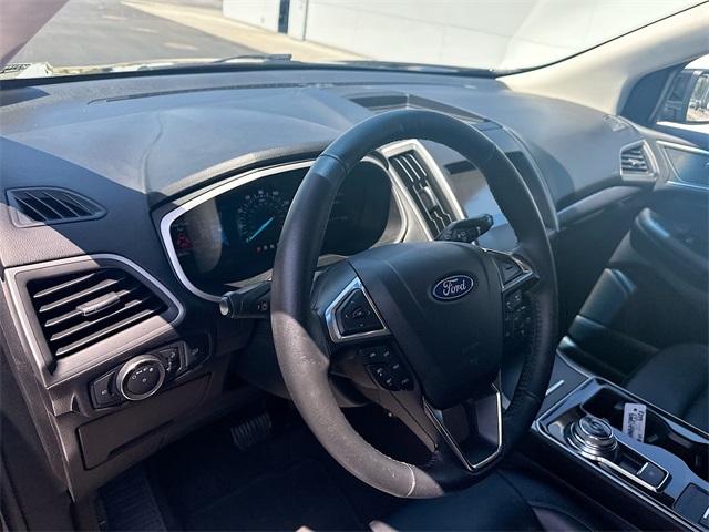2020 Ford Edge SEL photo 9