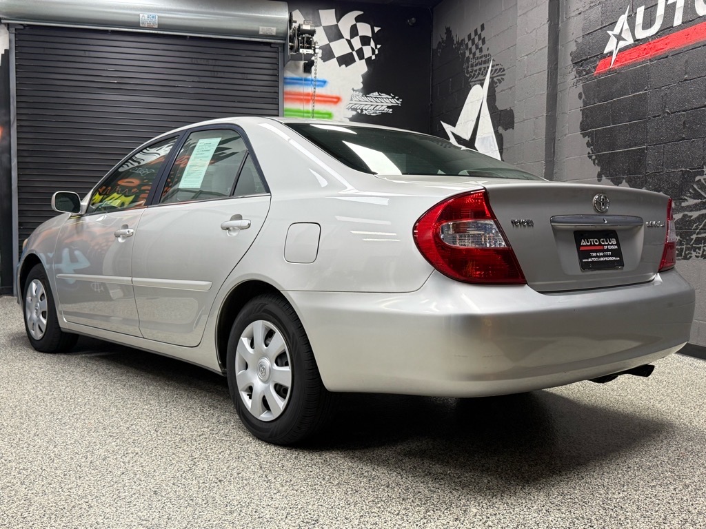2003 Toyota Camry LE photo 4