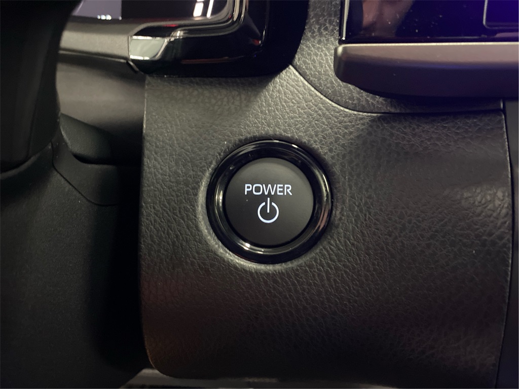 2025 Toyota Camry SE photo 17