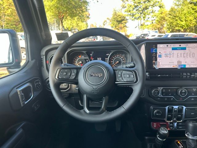 2025 Jeep Wrangler Rubicon photo 18