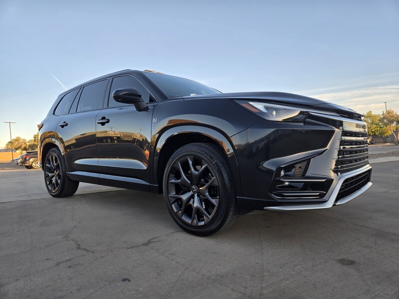 2025 Lexus TX 500h F SPORT Performance Premium photo 2