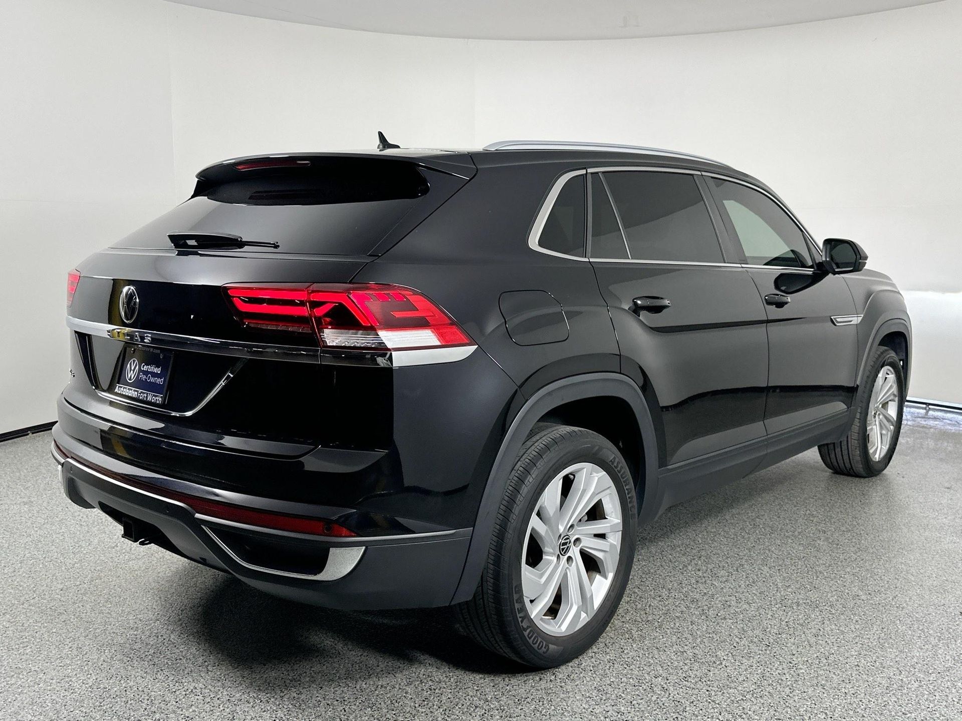 2021 Volkswagen Atlas Cross Sport V6 SEL photo 3