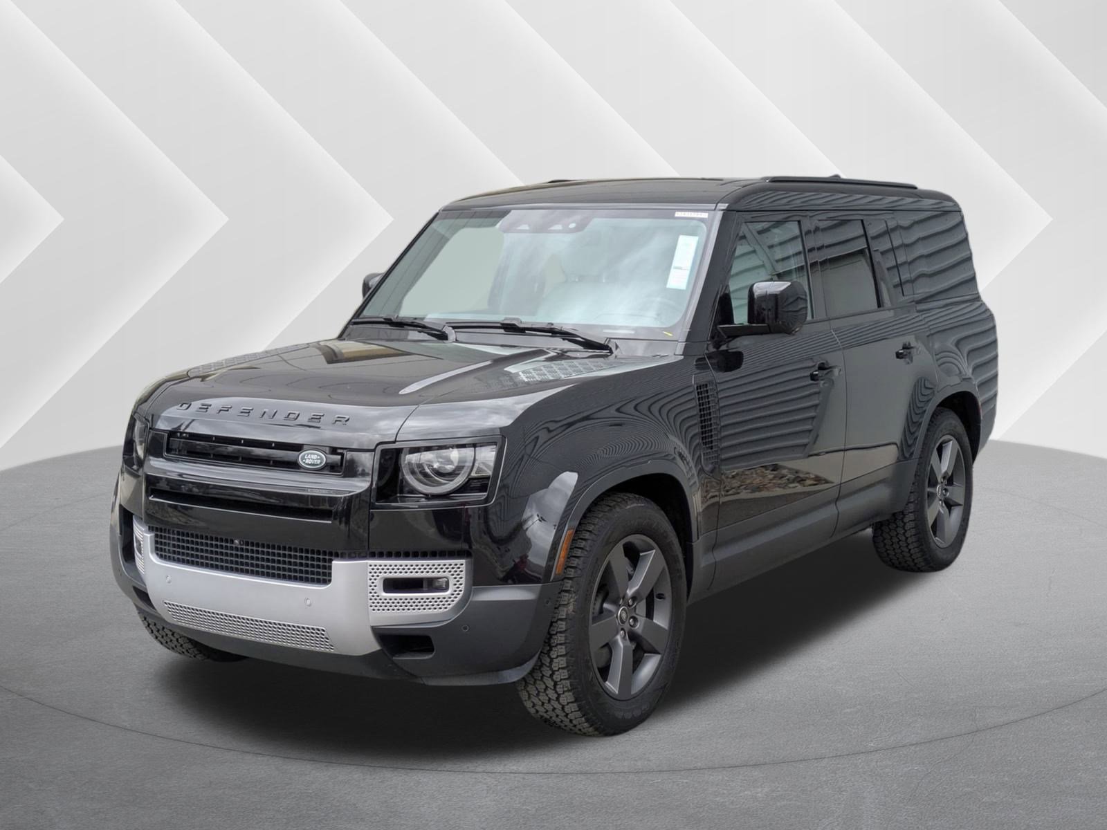 2025 Land Rover Defender S's photo