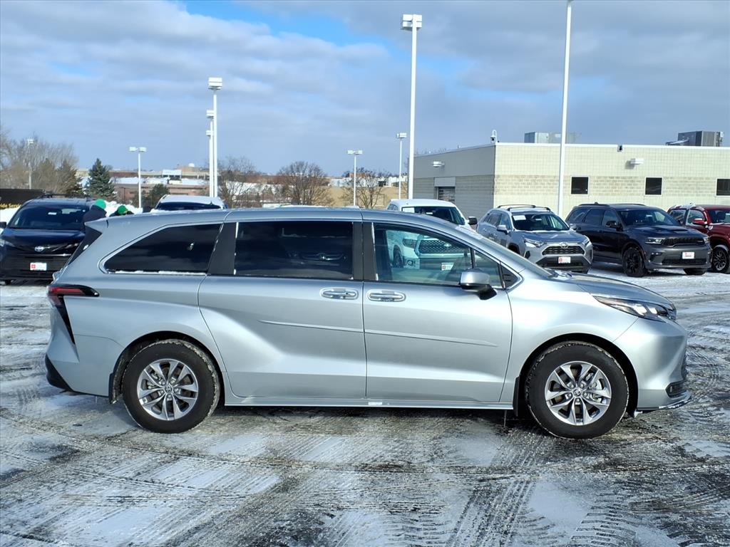 Used 2025 Toyota Sienna XLE with VIN 5TDYSKFC2SS175327 for sale in Burnsville, Minnesota