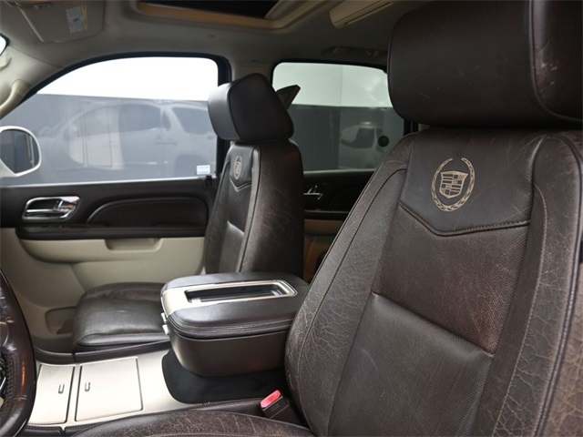 2012 Cadillac Escalade Platinum photo 30