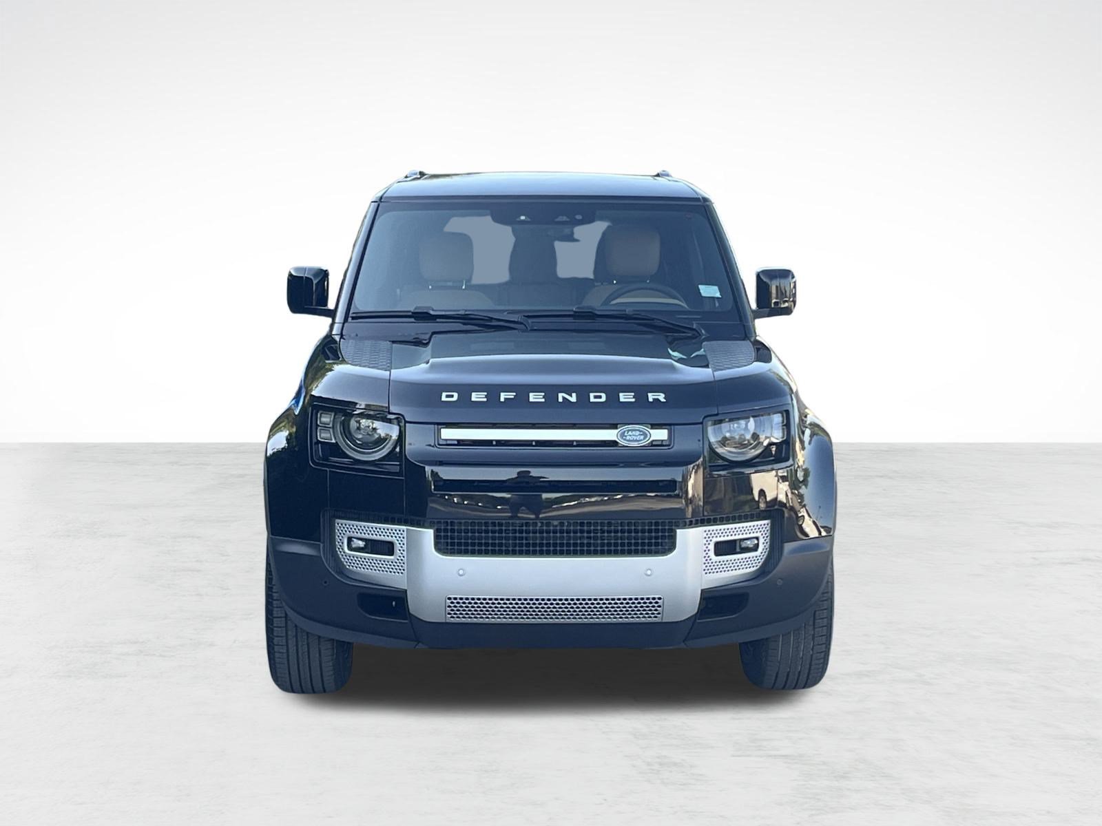 2025 Land Rover Defender 130 S photo 3