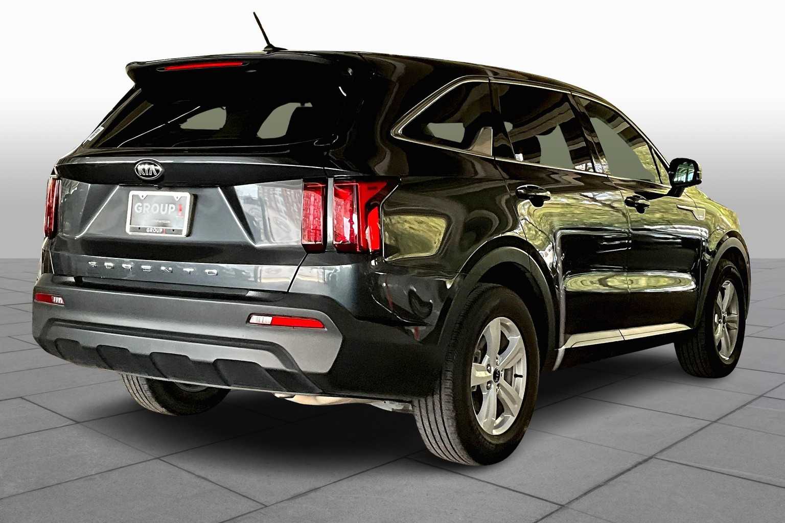 2021 Kia Sorento LX photo 12