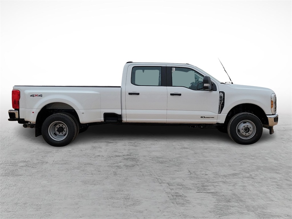 2025 Ford F-350 photo 12