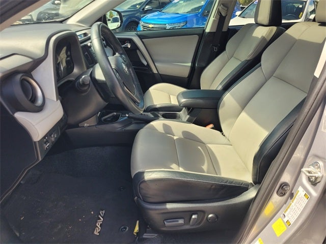 2017 Toyota RAV4 Limited photo 3